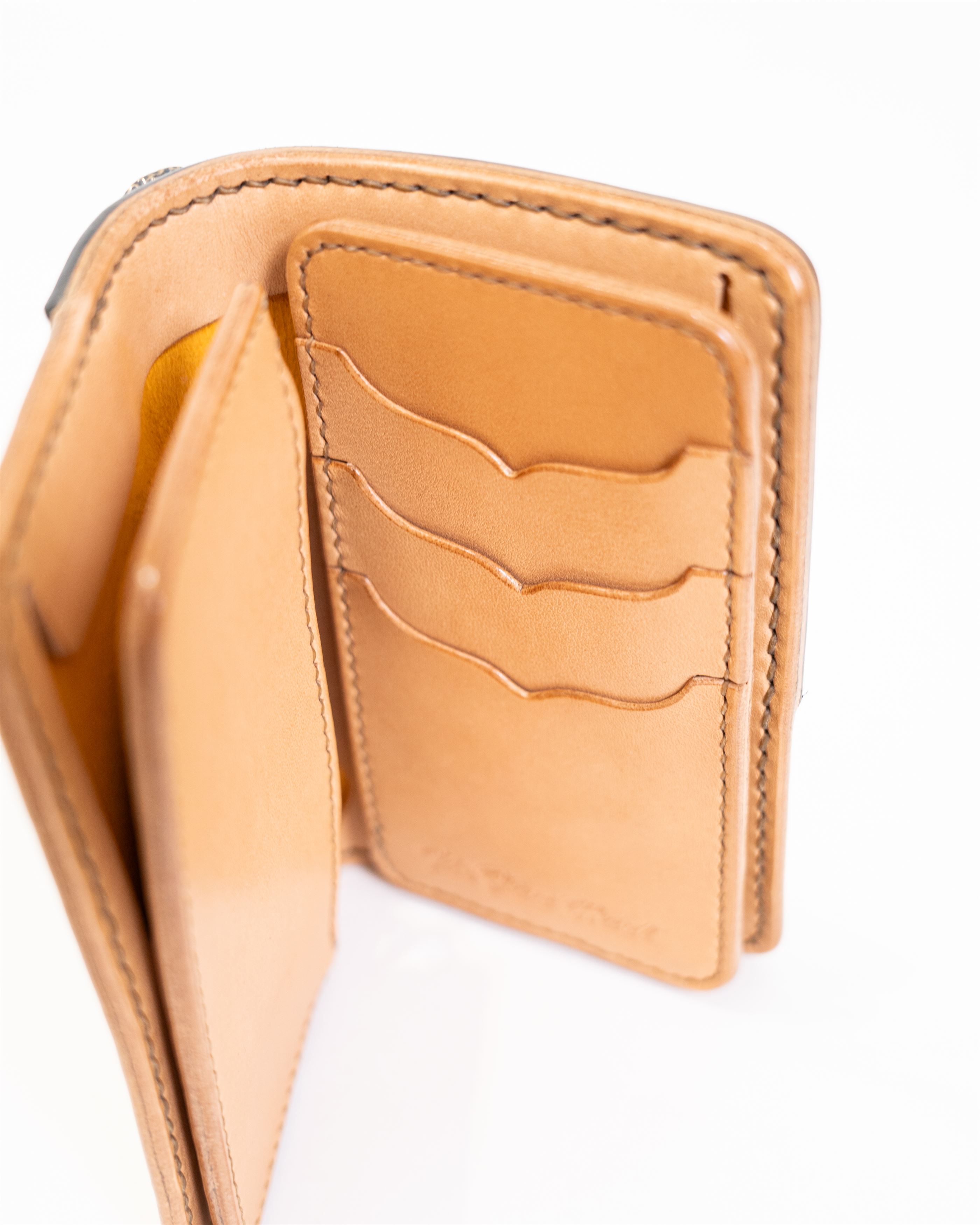 Born Free Leather – Premium leather goods made by hand in Nevada.