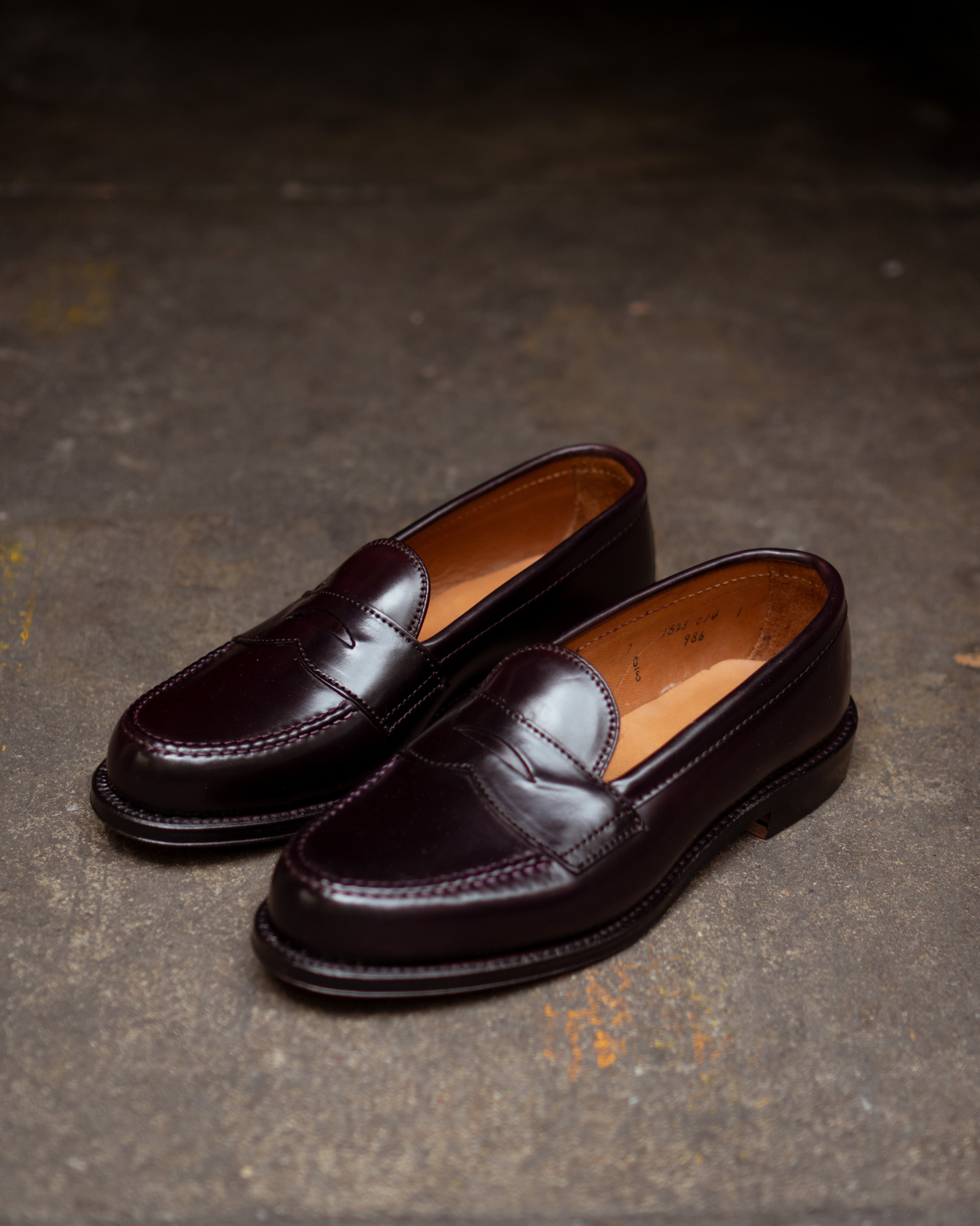 Leisure Hand Sewn Loafer 986 | Color 8 Cordovan / Van – The Signet Store